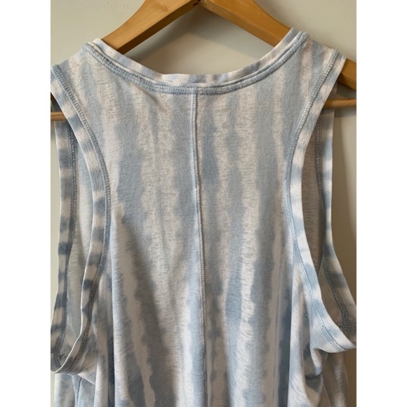 Athleta Tie Dye Blue & White Tank Top Size XL - Picture 5 of 9